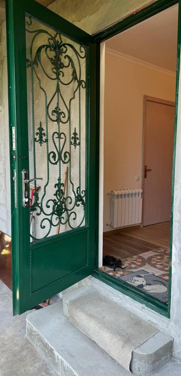 فيلا House On Magnolii 1 باتومي المظهر الخارجي الصورة
